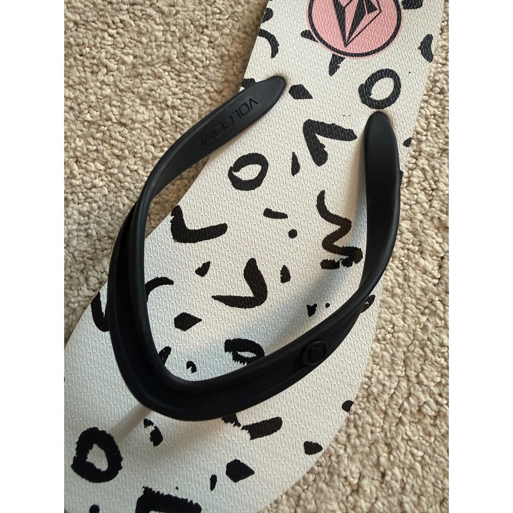 Volcom White Flip Flops with Repeating Logo Print Women's Size 6.5 – Pre-Owned - Picture 2 of 8